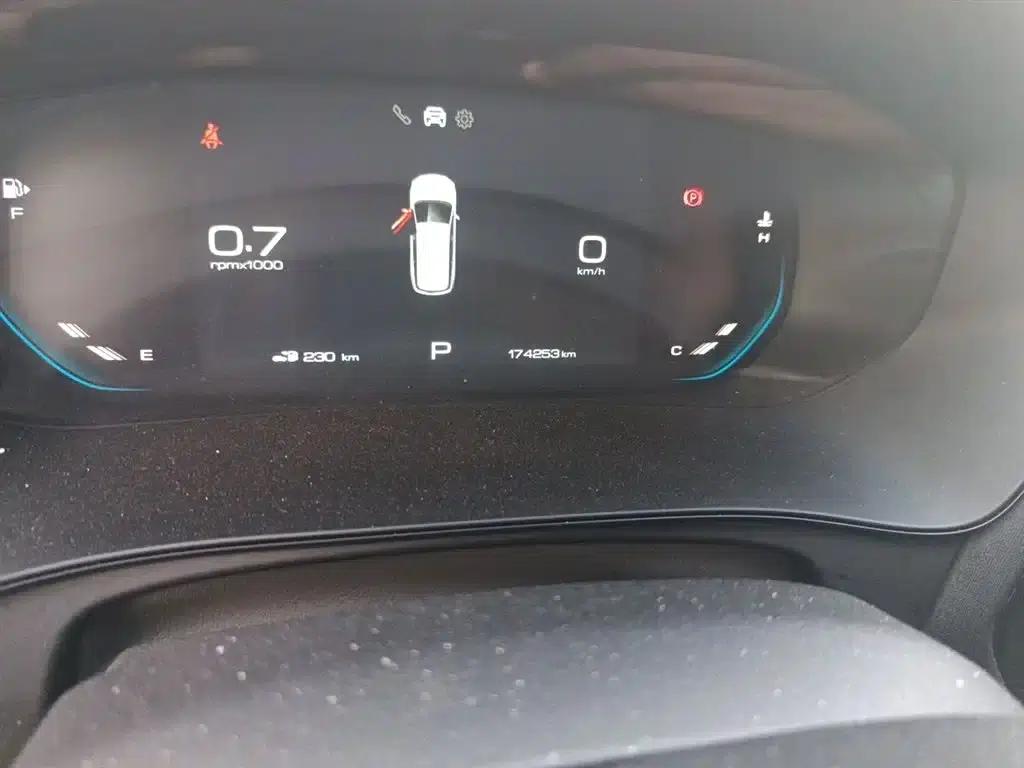 Wuling Capgemini 2020 1.5T CVT Flagship Edition — миниатюра 5