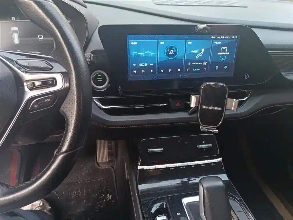 Wuling Capgemini 2020 1.5T CVT Flagship Edition — миниатюра 6