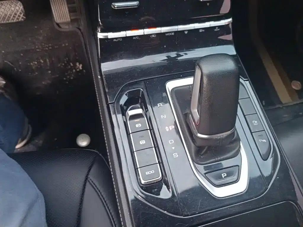 Wuling Capgemini 2020 1.5T CVT Flagship Edition — миниатюра 7