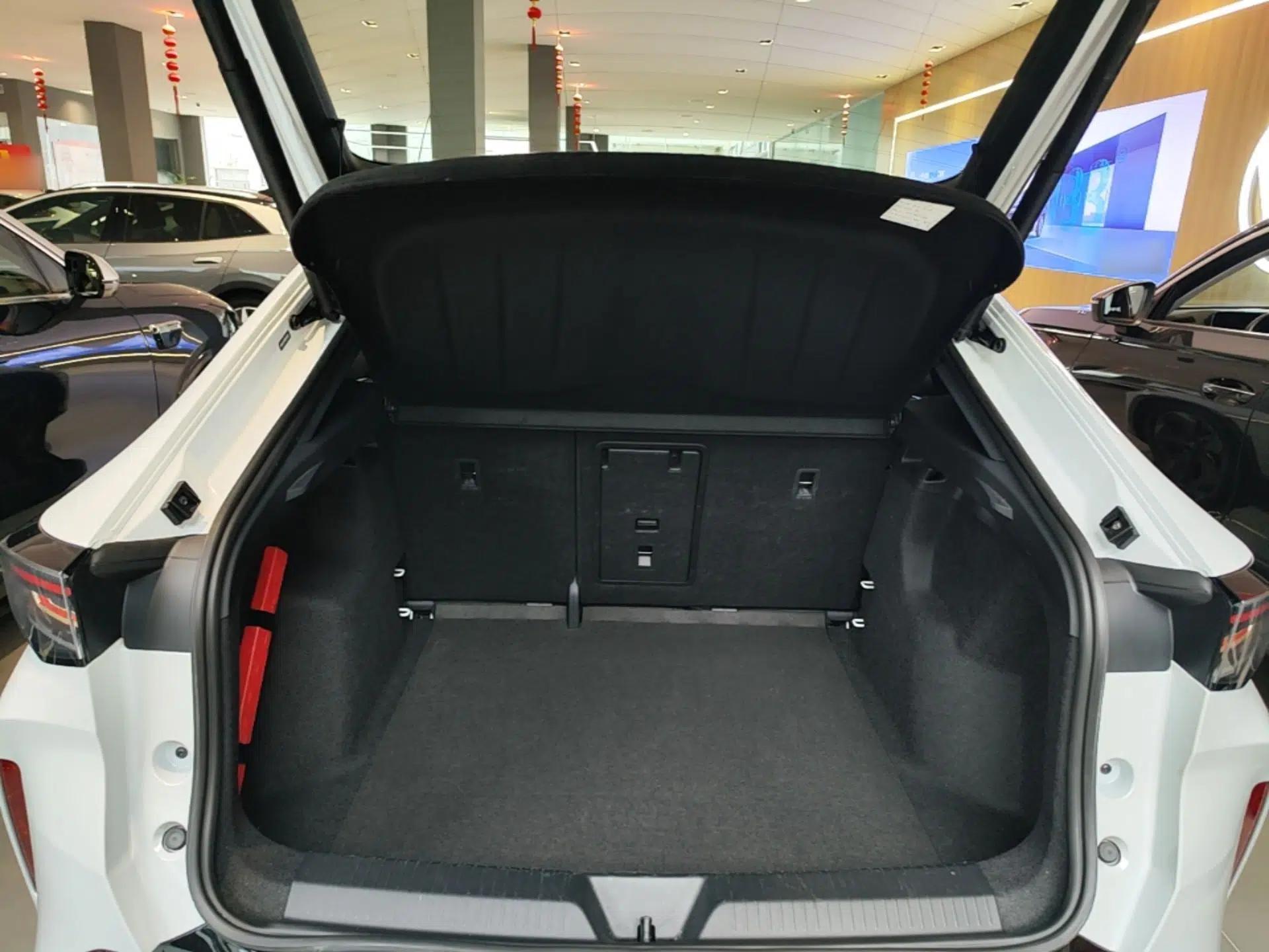 Volkswagen ID.UNYX 2024 Ultra Long-Range Version — миниатюра 22