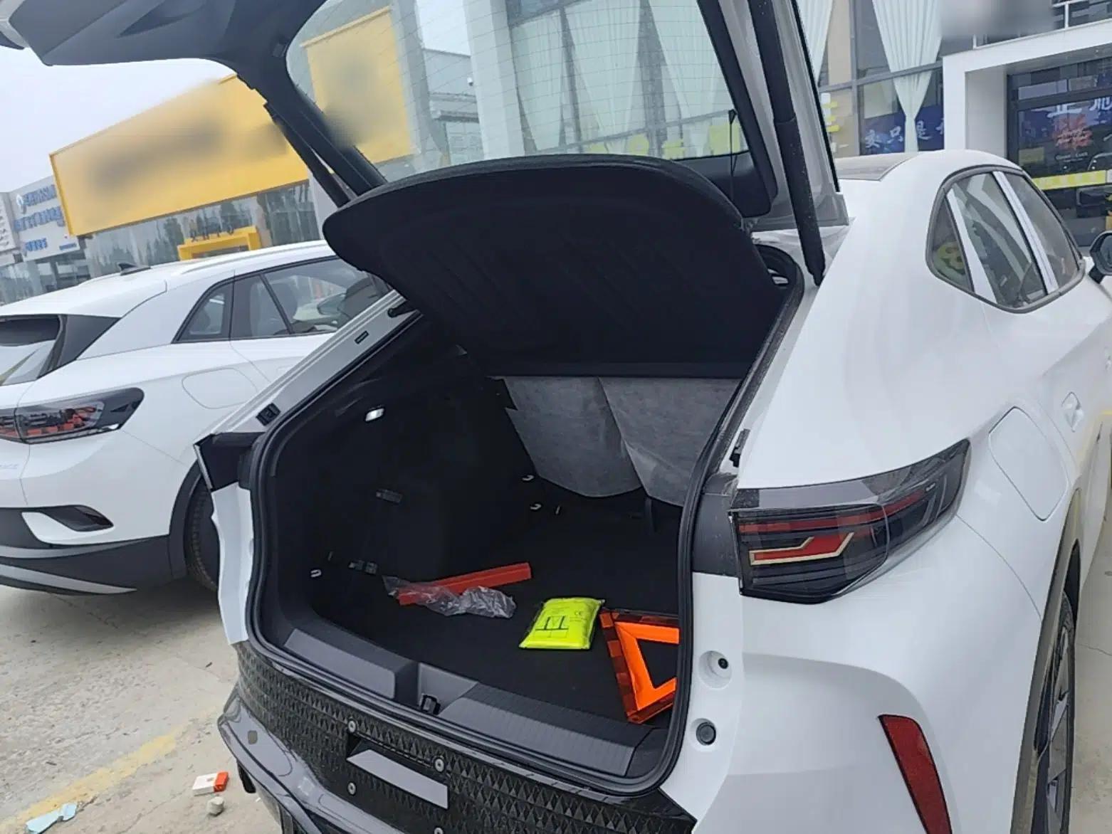 Volkswagen ID.UNYX 2025 Pure Model — миниатюра 22