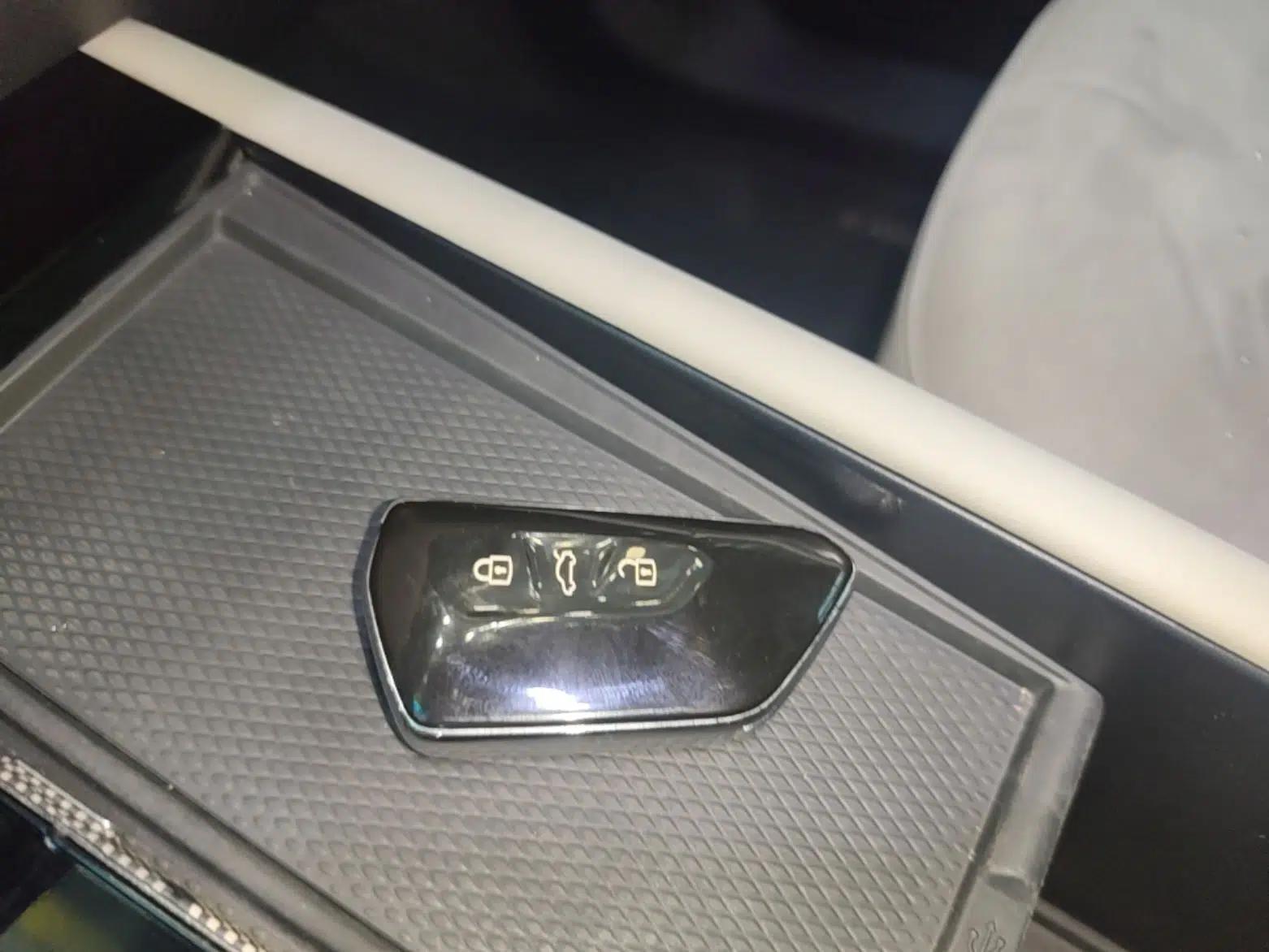 Volkswagen ID.UNYX 2024 Max High-Performance Edition — миниатюра 12