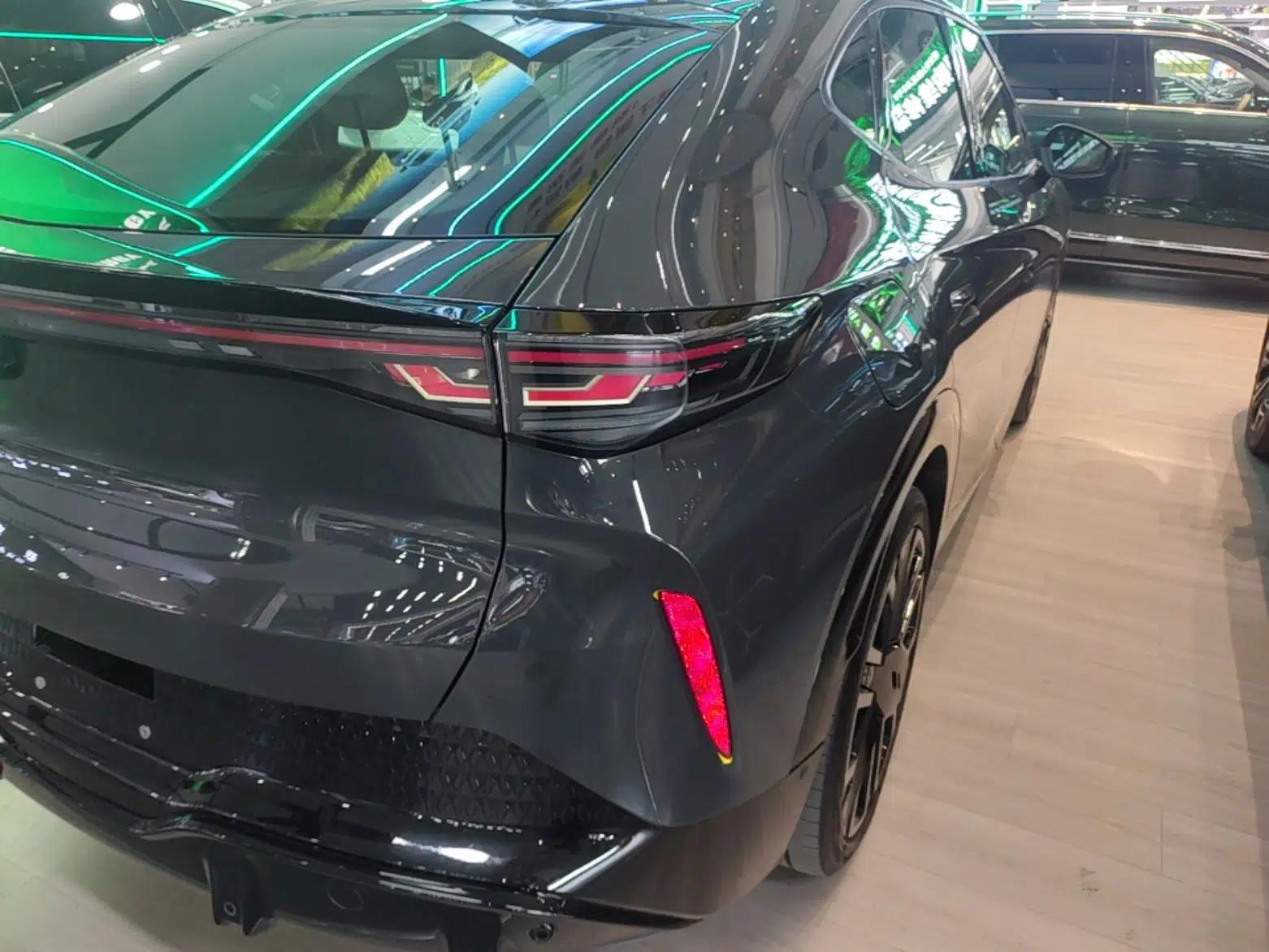 Volkswagen ID.UNYX 2024 Max High-Performance Edition — миниатюра 7