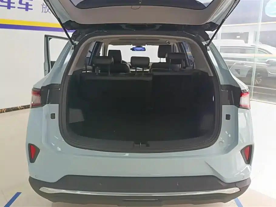 Wuling Xingchen 2022 2.0L DHT Electric Speed Model — миниатюра 4
