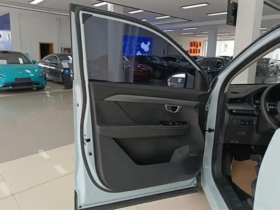 Wuling Xingchen 2022 2.0L DHT Electric Speed Model — миниатюра 7