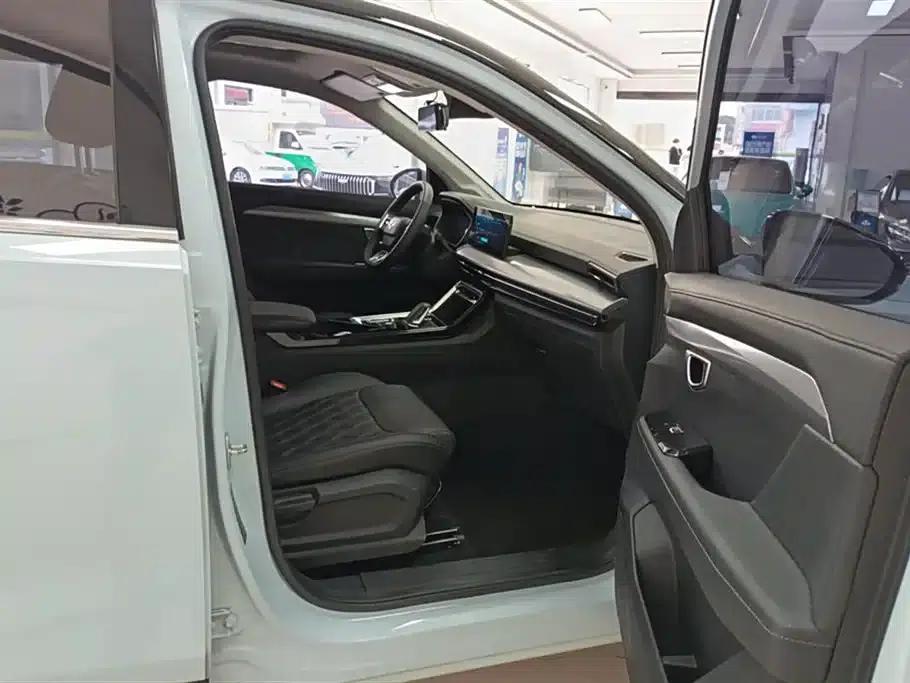 Wuling Xingchen 2022 2.0L DHT Electric Speed Model — миниатюра 8