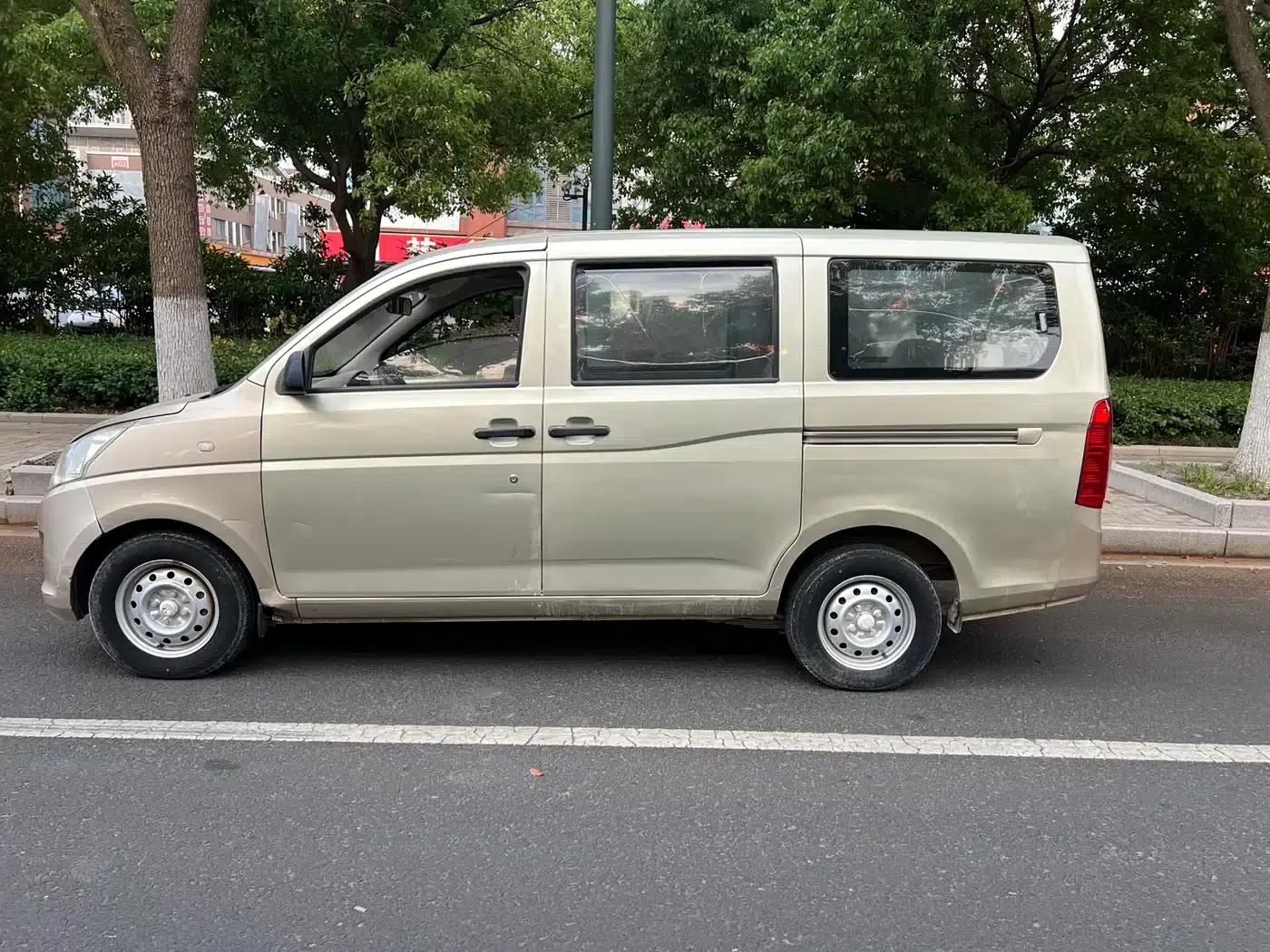 Wuling Rongguang V 2016 1.2L Standard Edition — миниатюра 7