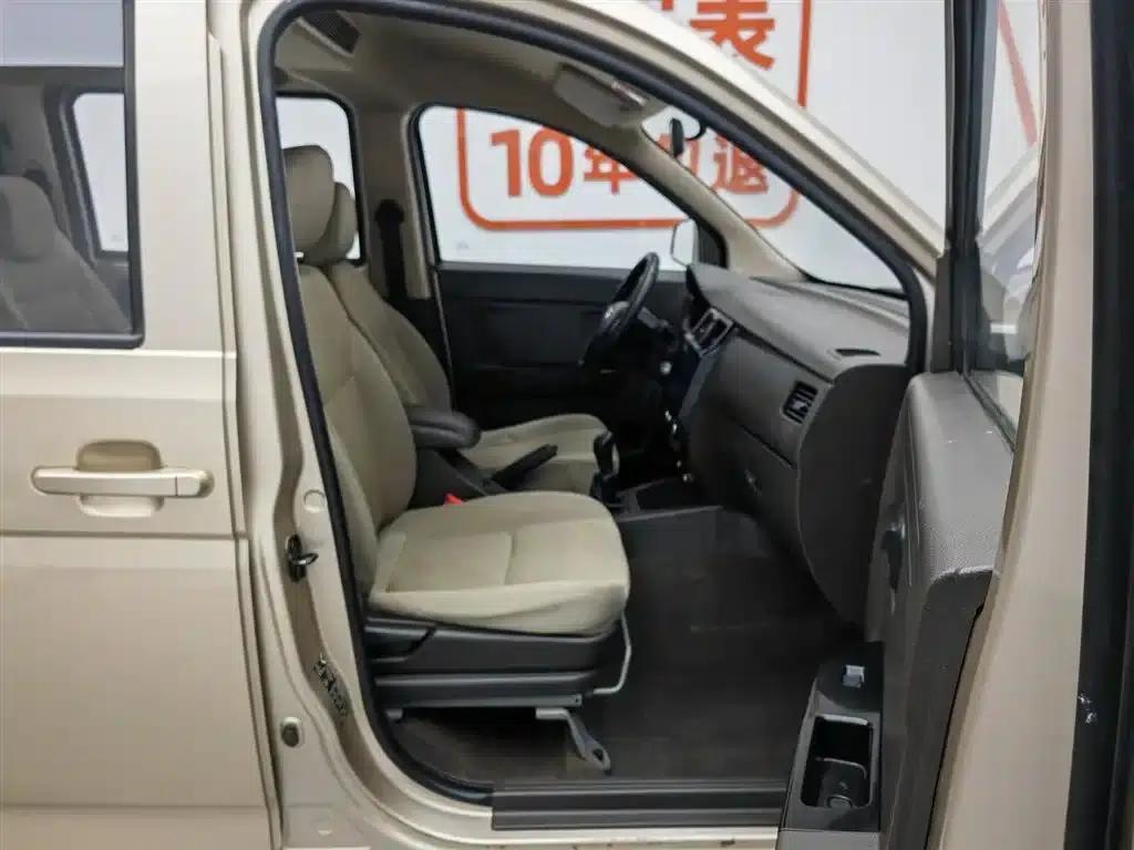 Wuling Rongguang V 2018 1.2L Standard Edition — миниатюра 23