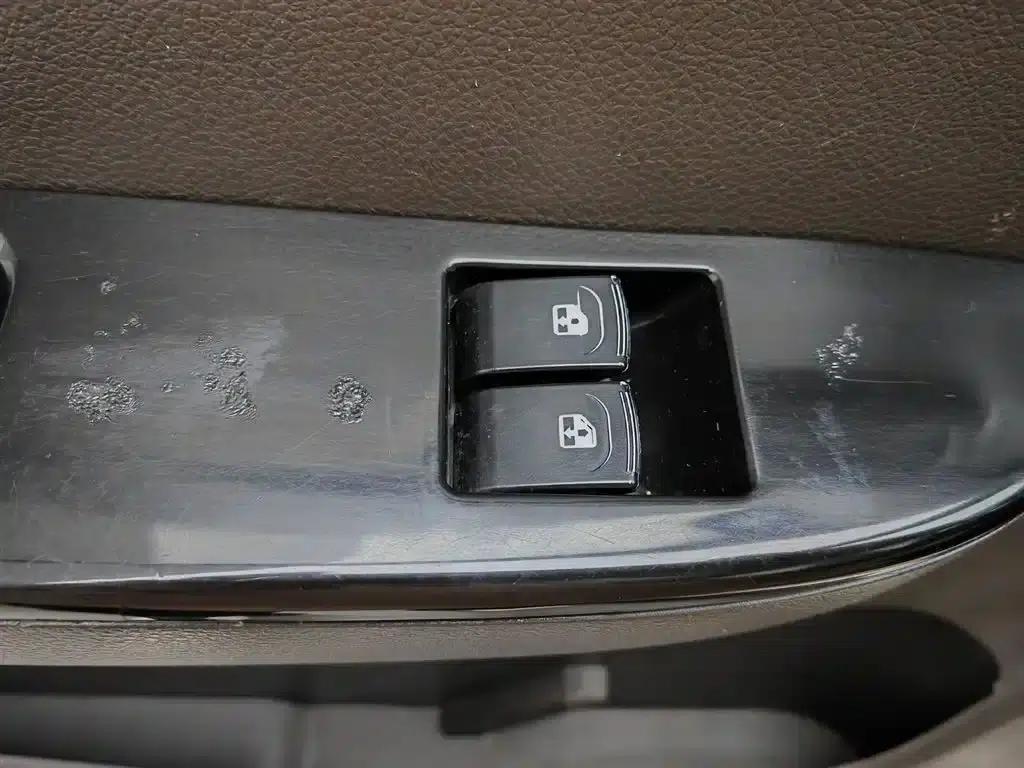 Wuling Rongguang V 2018 1.2L Standard Edition — миниатюра 9