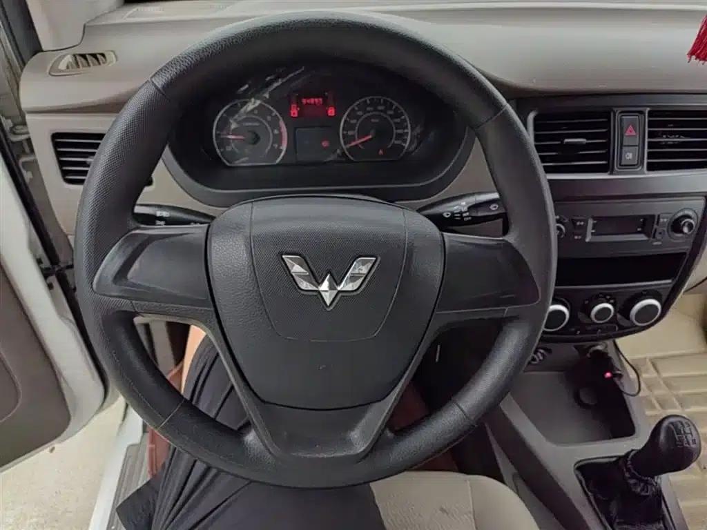 Wuling Rongguang V 2016 1.2L Practical Edition — миниатюра 11