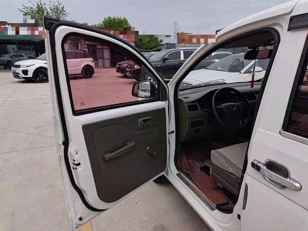 Wuling Rongguang V 2016 1.2L Practical Edition — миниатюра 16