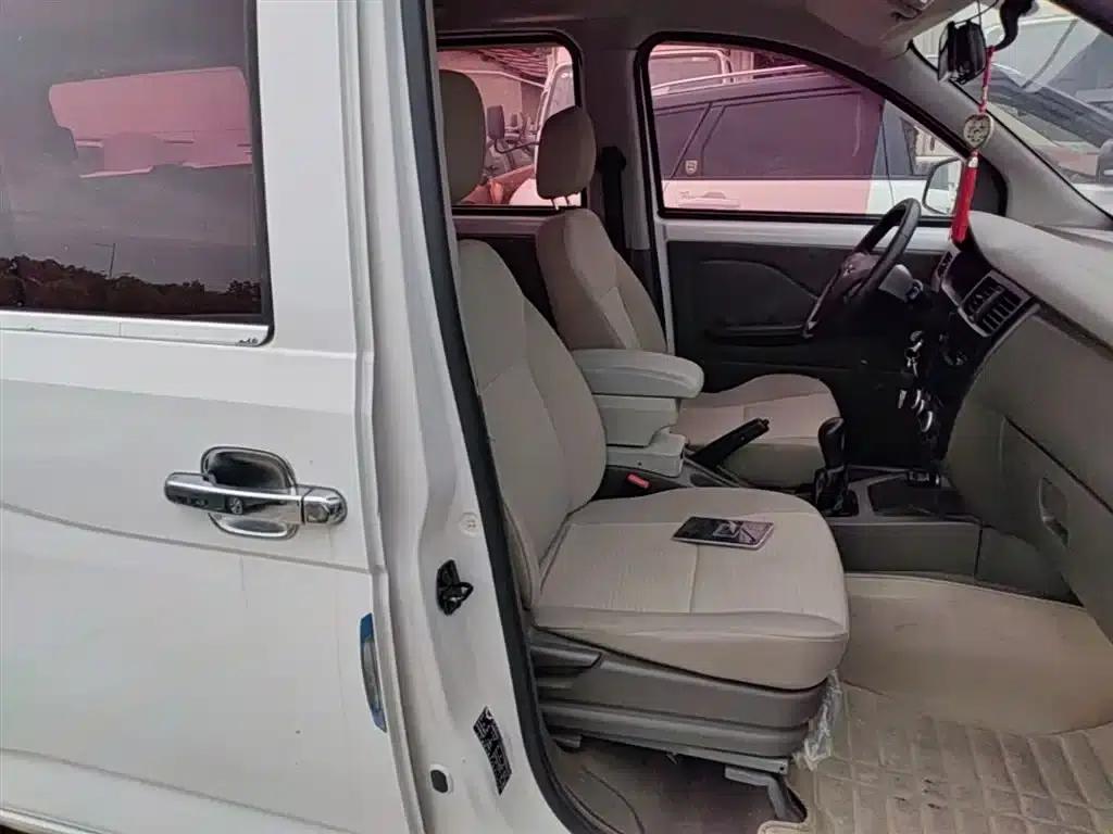 Wuling Rongguang V 2016 1.2L Practical Edition — миниатюра 25