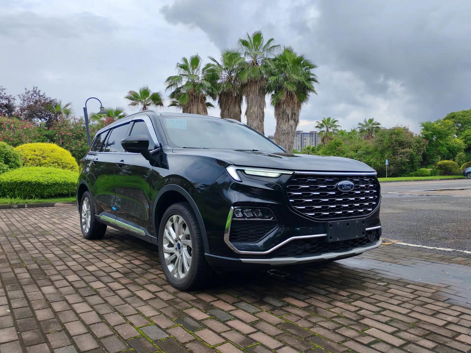 Ford Equator 2023 EcoBoost 225 Platinum Edition 7-Seater (2/2/3) — миниатюра 4