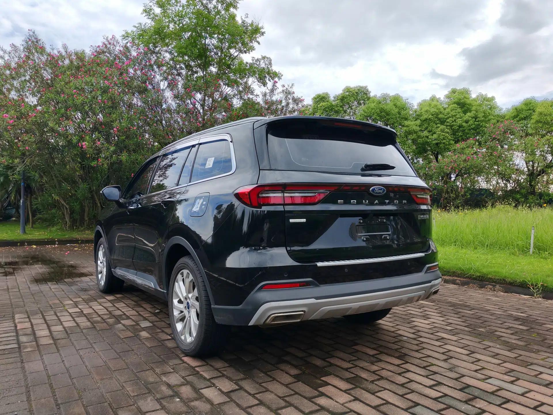 Ford Equator 2023 EcoBoost 225 Platinum Edition 7-Seater (2/2/3) — миниатюра 5