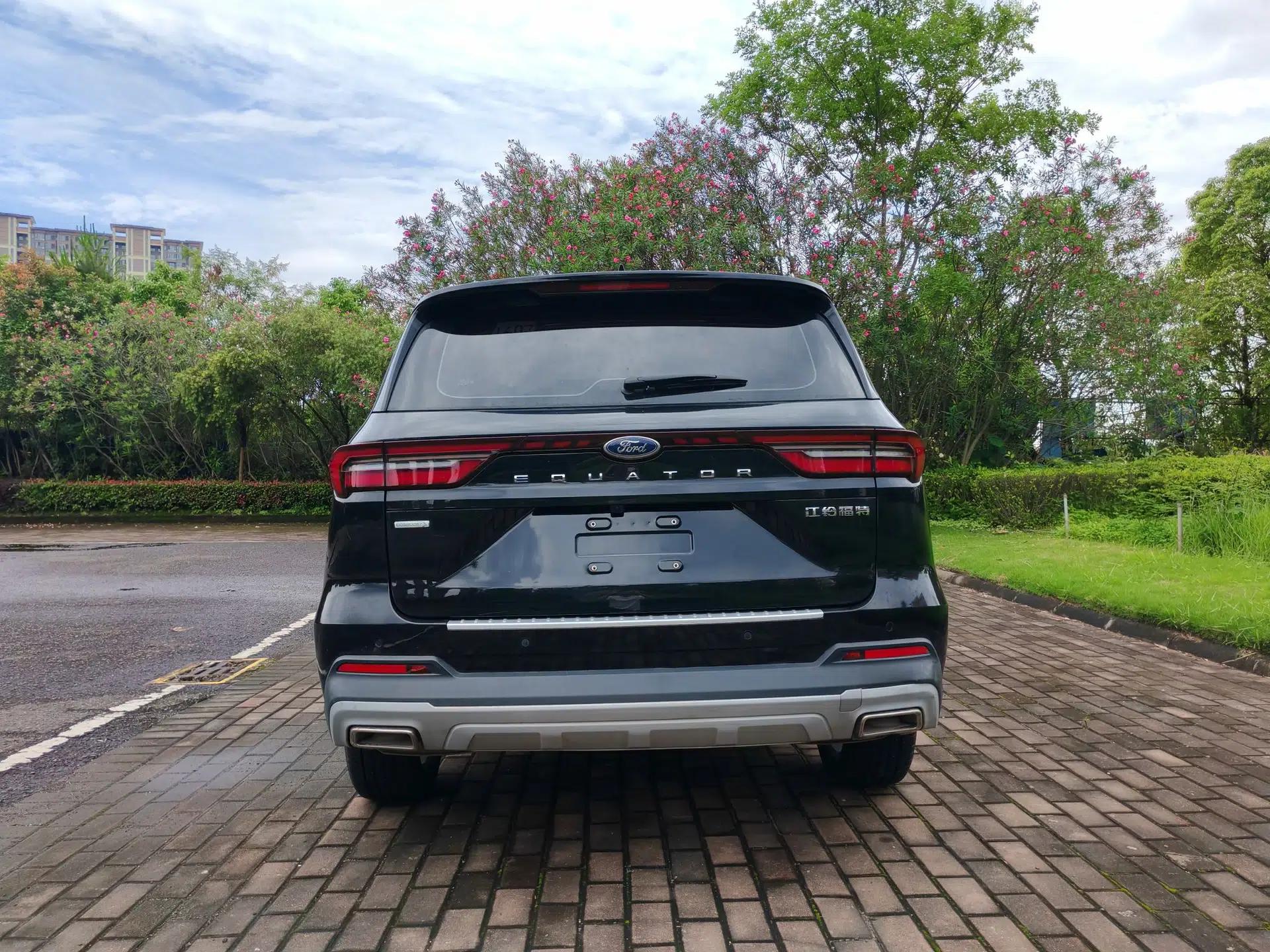 Ford Equator 2023 EcoBoost 225 Platinum Edition 7-Seater (2/2/3) — миниатюра 6