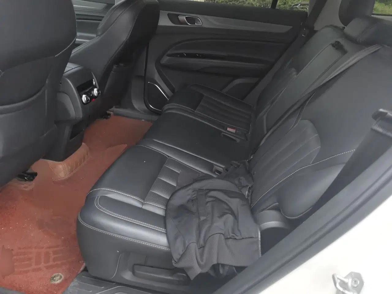 Ford Equator 2021 EcoBoost 225 Platinum Edition 7-Seater — миниатюра 18