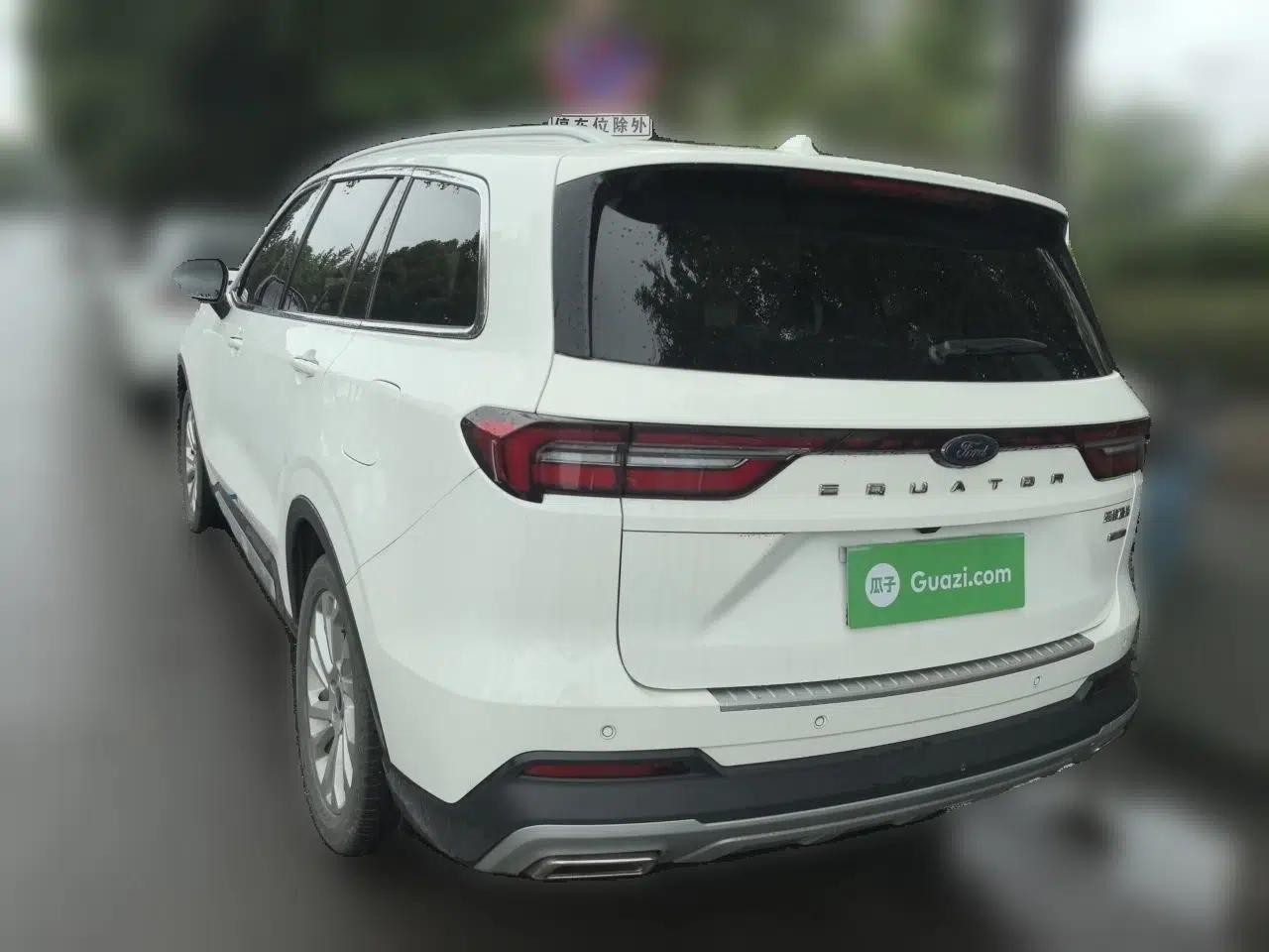 Ford Equator 2021 EcoBoost 225 Platinum Edition 7-Seater — миниатюра 4