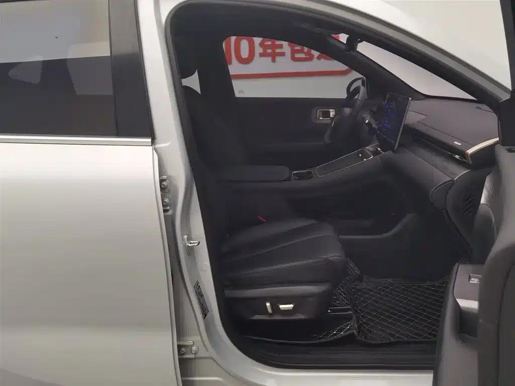 Wuling Xingguang S 2024 Model 130km Flagship Edition — миниатюра 23