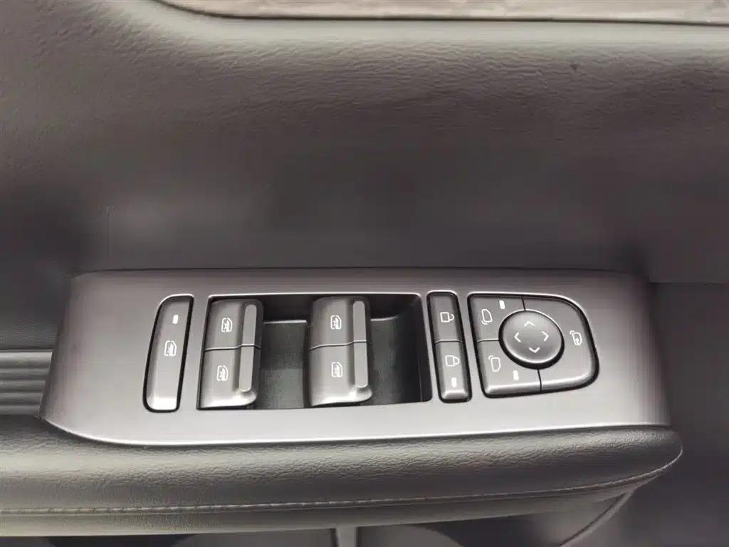 Wuling Xingguang S 2024 Model 130km Flagship Edition — миниатюра 9