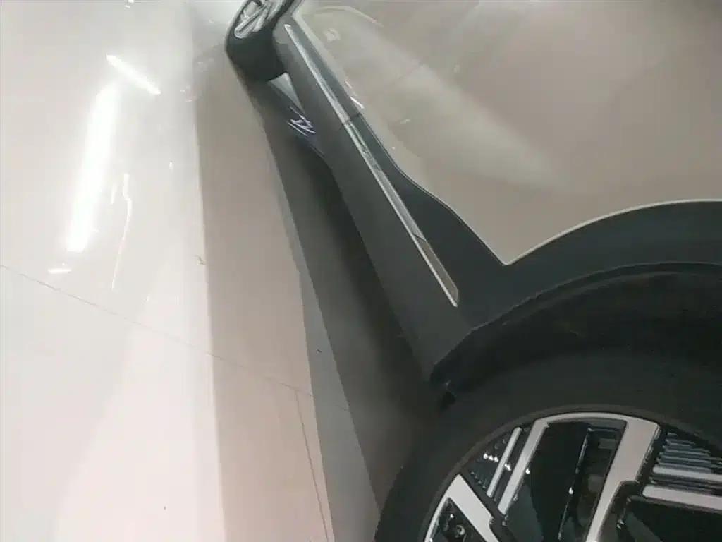 Wuling Xingguang S 2024 Model 130km Flagship Edition — миниатюра 22