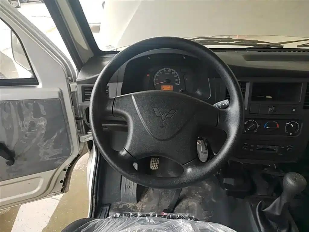 Wuling Sunshine 2023 1.5L Practical 5/7 Seat — миниатюра 11