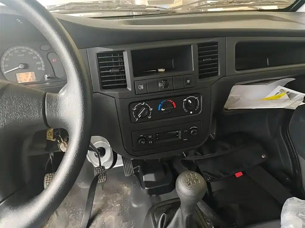 Wuling Sunshine 2023 1.5L Practical 5/7 Seat — миниатюра 13