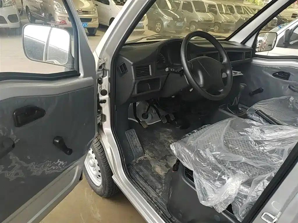 Wuling Sunshine 2023 1.5L Practical 5/7 Seat — миниатюра 16