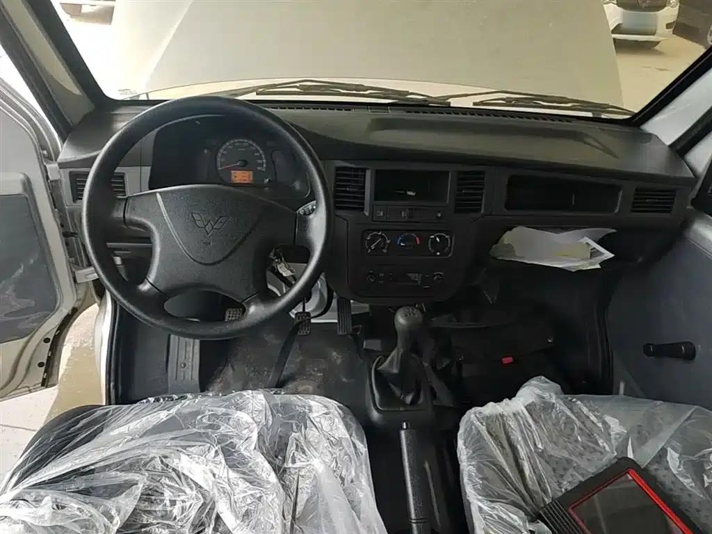 Wuling Sunshine 2023 1.5L Practical 5/7 Seat — миниатюра 10