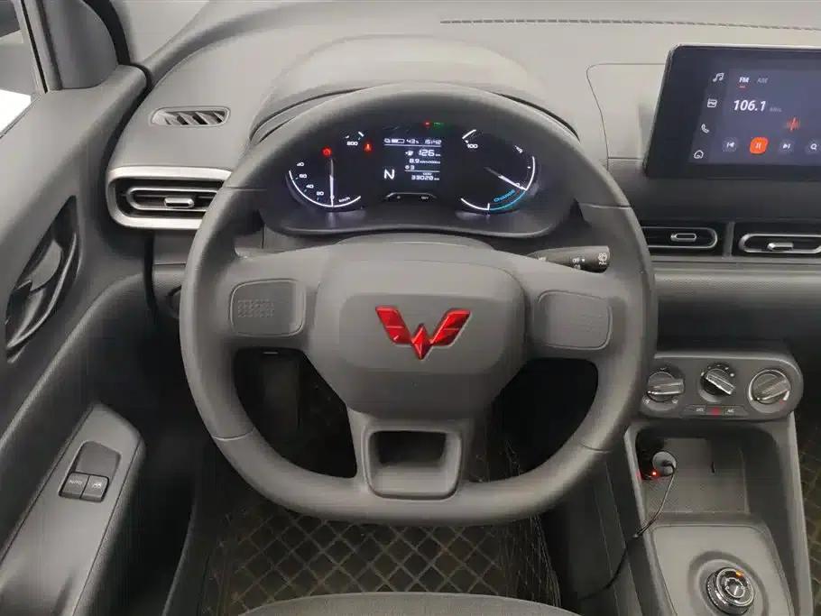 Wuling Hongguang New Energy 2024 Pure Electric Version 300KM Standard Edition — миниатюра 15