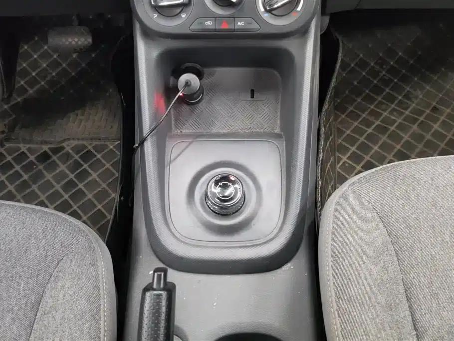 Wuling Hongguang New Energy 2024 Pure Electric Version 300KM Standard Edition — миниатюра 16