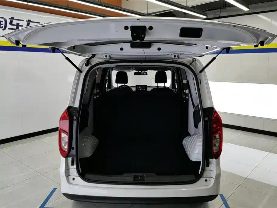 Wuling Hongguang New Energy 2024 Pure Electric Version 300KM Standard Edition — миниатюра 4