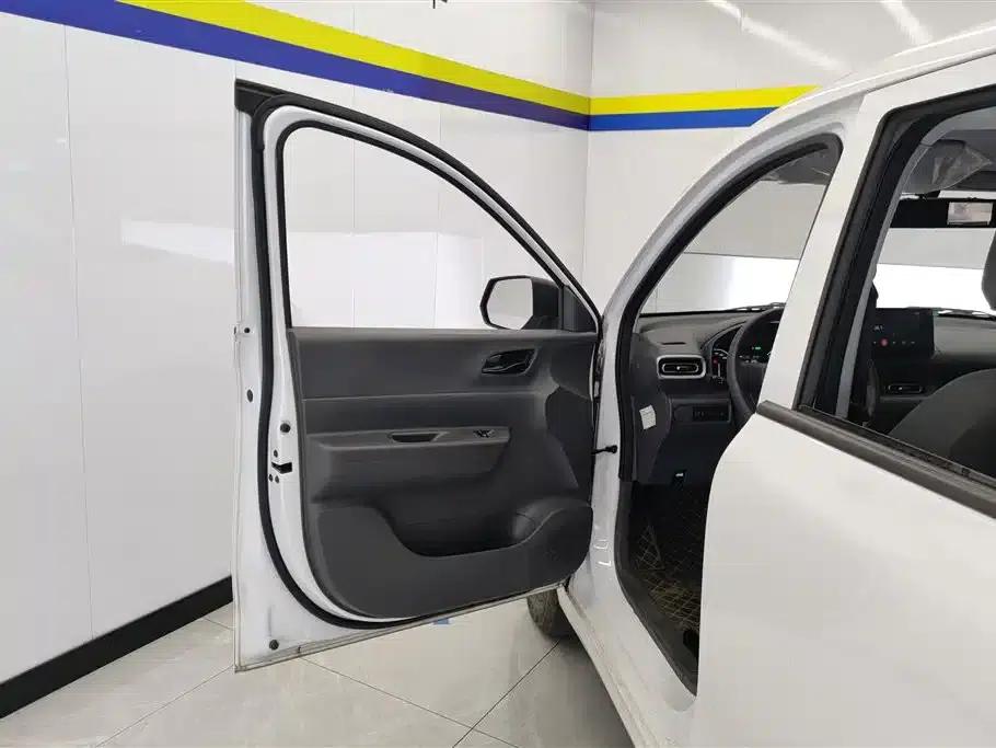 Wuling Hongguang New Energy 2024 Pure Electric Version 300KM Standard Edition — миниатюра 7