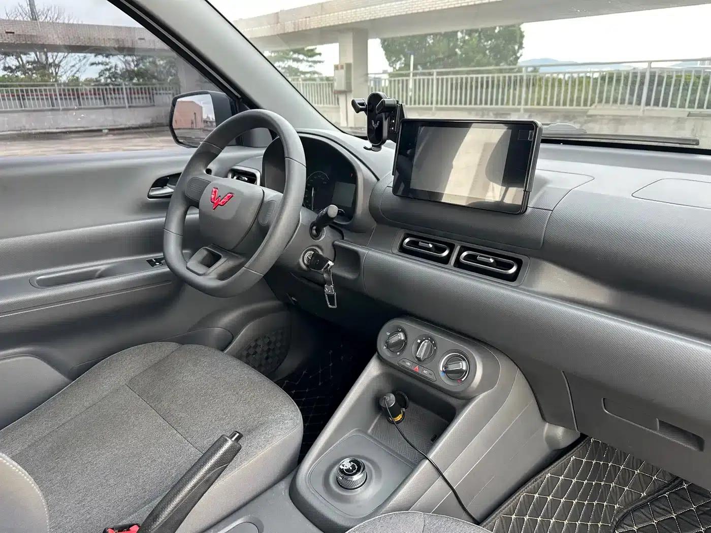 Wuling Hongguang New Energy 2024 Pure Electric Version 300KM Standard Edition — миниатюра 12