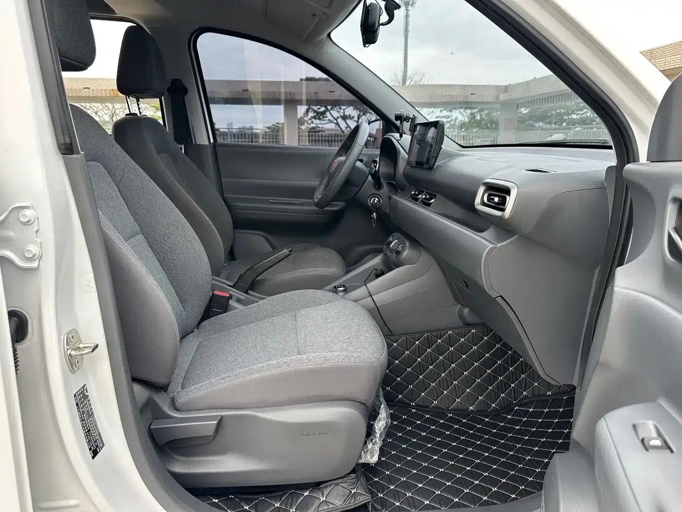 Wuling Hongguang New Energy 2024 Pure Electric Version 300KM Standard Edition — миниатюра 13