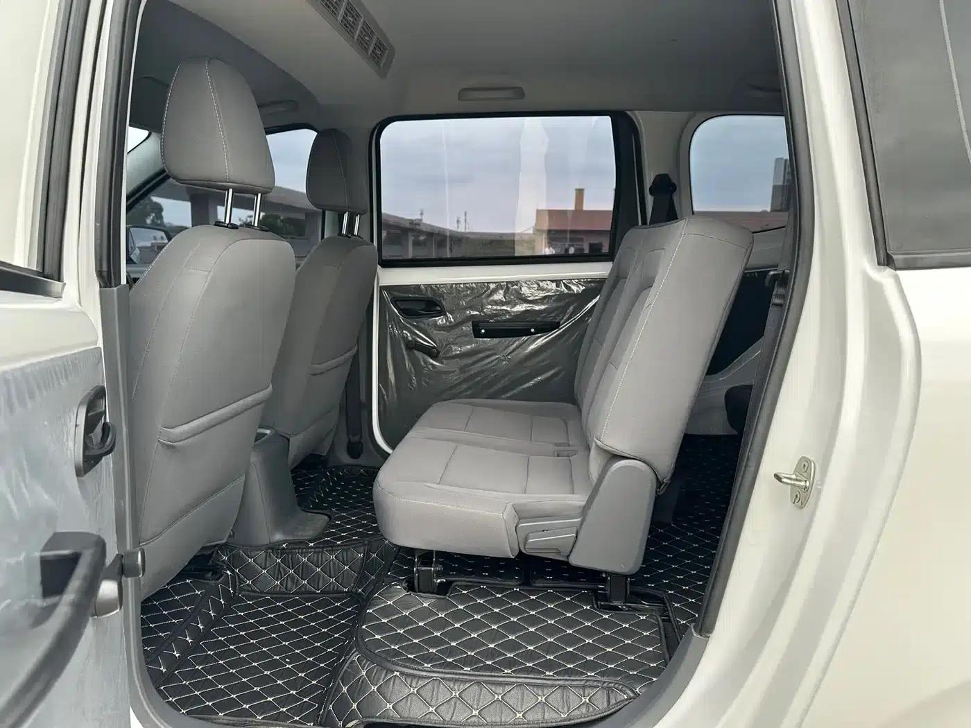 Wuling Hongguang New Energy 2024 Pure Electric Version 300KM Standard Edition — миниатюра 15