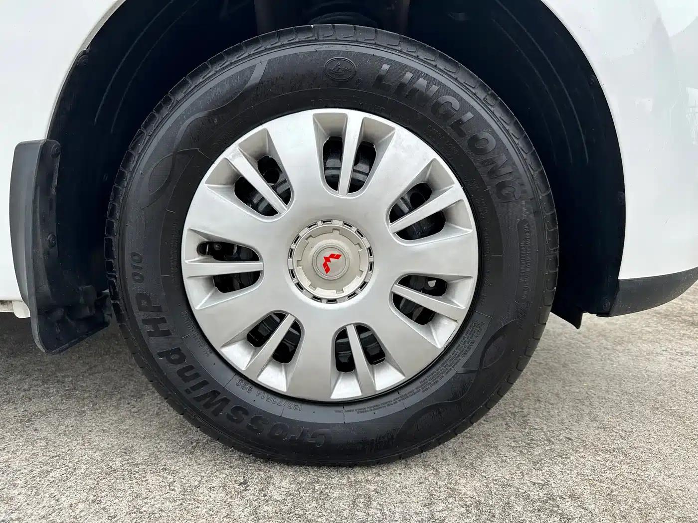 Wuling Hongguang New Energy 2024 Pure Electric Version 300KM Standard Edition — миниатюра 18