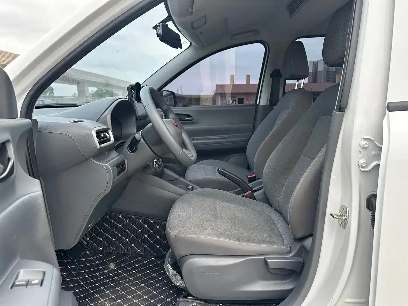 Wuling Hongguang New Energy 2024 Pure Electric Version 300KM Standard Edition — миниатюра 9