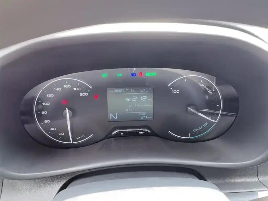 Wuling Hongguang New Energy 2024 Pure Electric Version 300KM Standard Edition — миниатюра 12