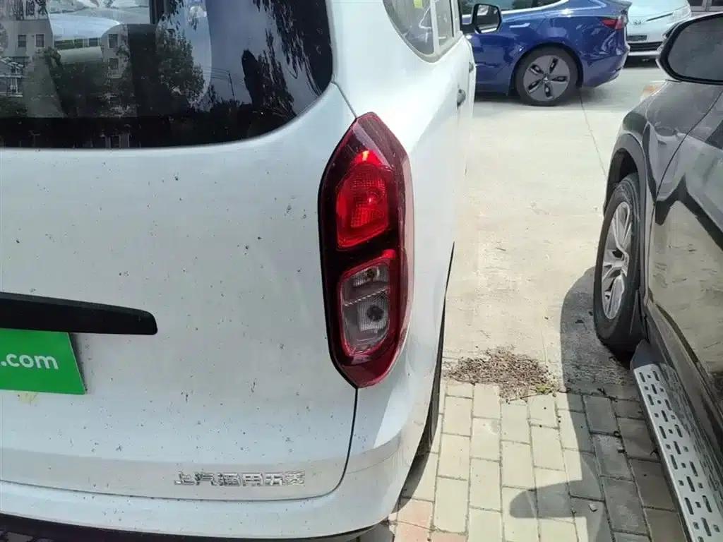 Wuling Hongguang New Energy 2024 Pure Electric Version 300KM Standard Edition — миниатюра 8