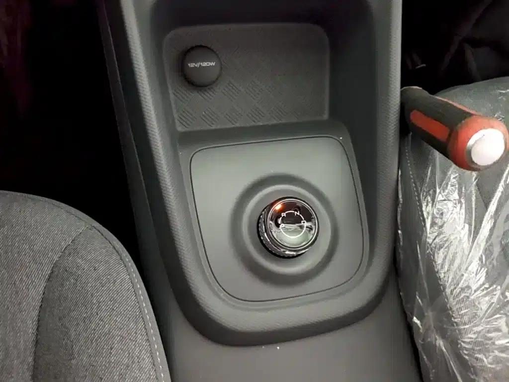 Wuling Hongguang New Energy 2024 Pure Electric Version 300KM Practical Model — миниатюра 14