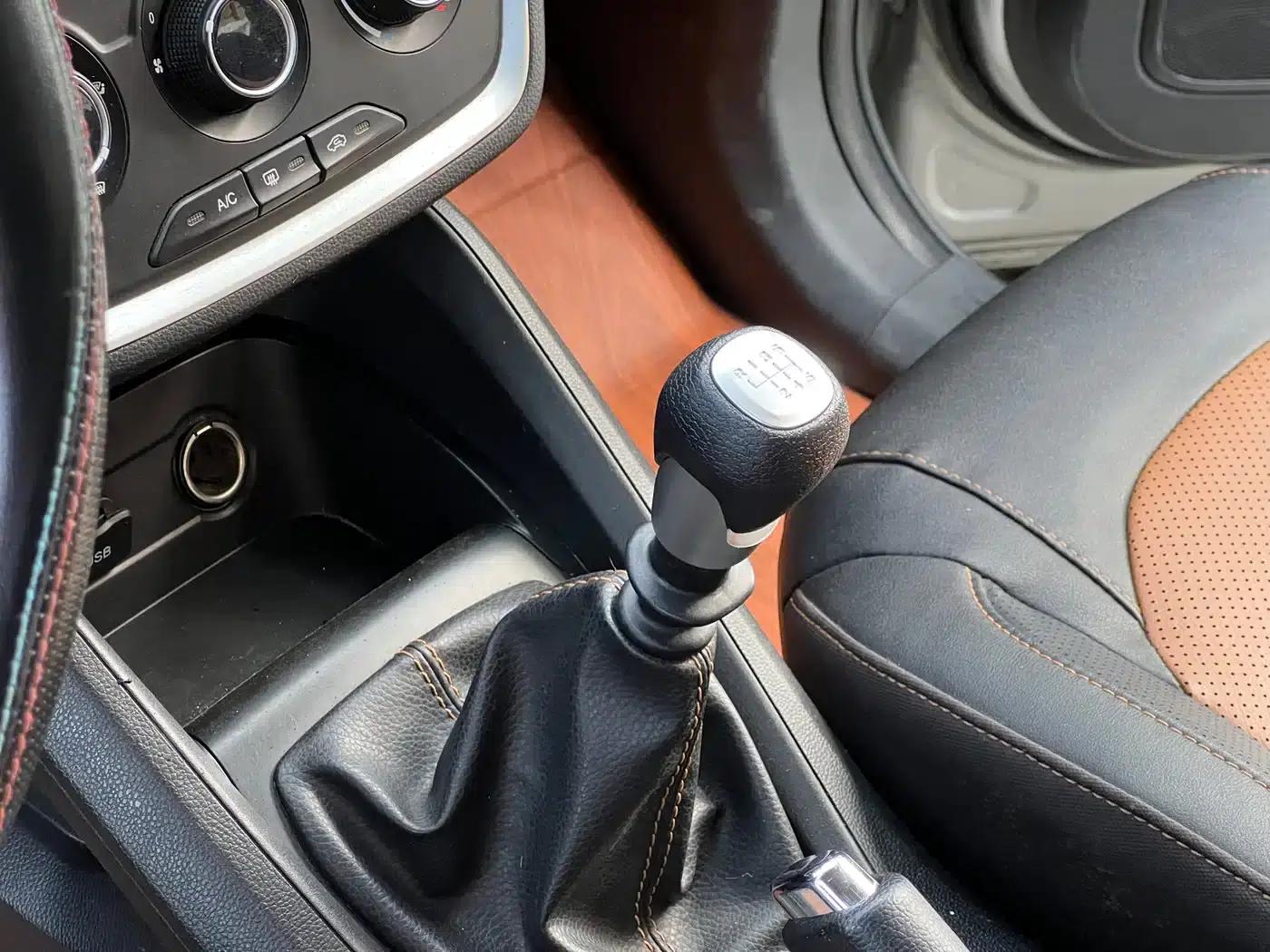 Wuling Hongguang S3 2018 1.5L Manual Comfort Model (National V Emission Standard) — миниатюра 8