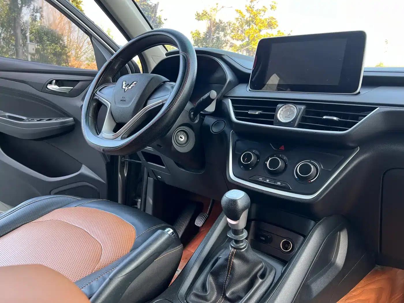 Wuling Hongguang S3 2018 1.5L Manual Comfort Model (National V Emission Standard) — миниатюра 9