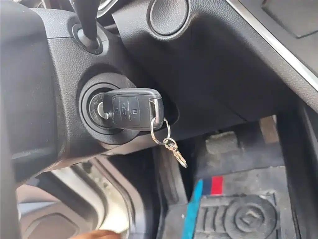 Wuling Hongguang S3 2019 Automatic Clutch Version 1.5L Manual Comfort Model (National V Emission Standard) — миниатюра 9