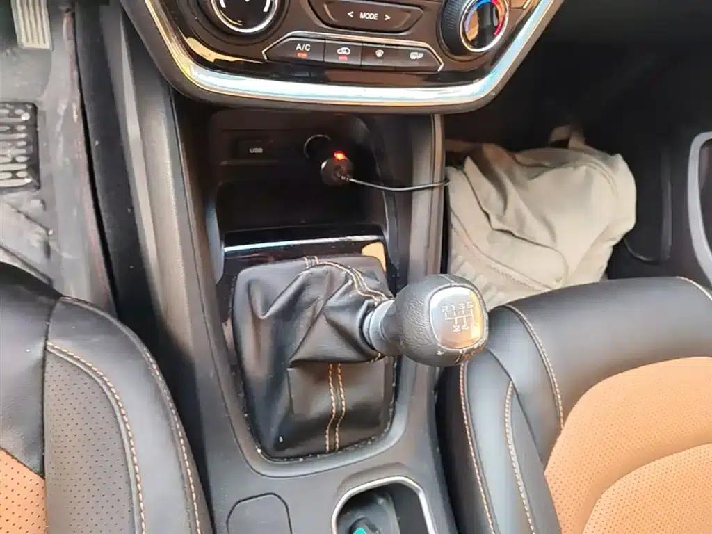 Wuling Hongguang S3 2018 1.5L Manual Deluxe Edition (National V Emission Standard) — миниатюра 14