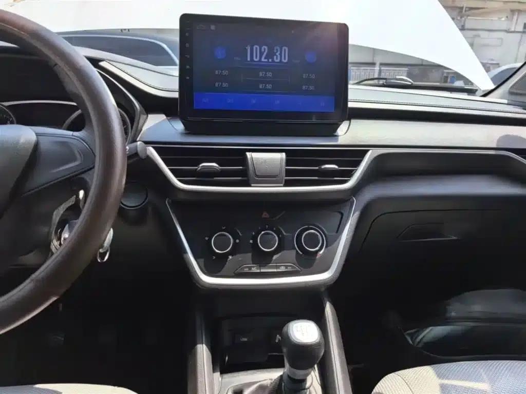 Wuling Hongguang S3 2018 1.5L Manual Standard Model (National V Emission Standard) — миниатюра 13