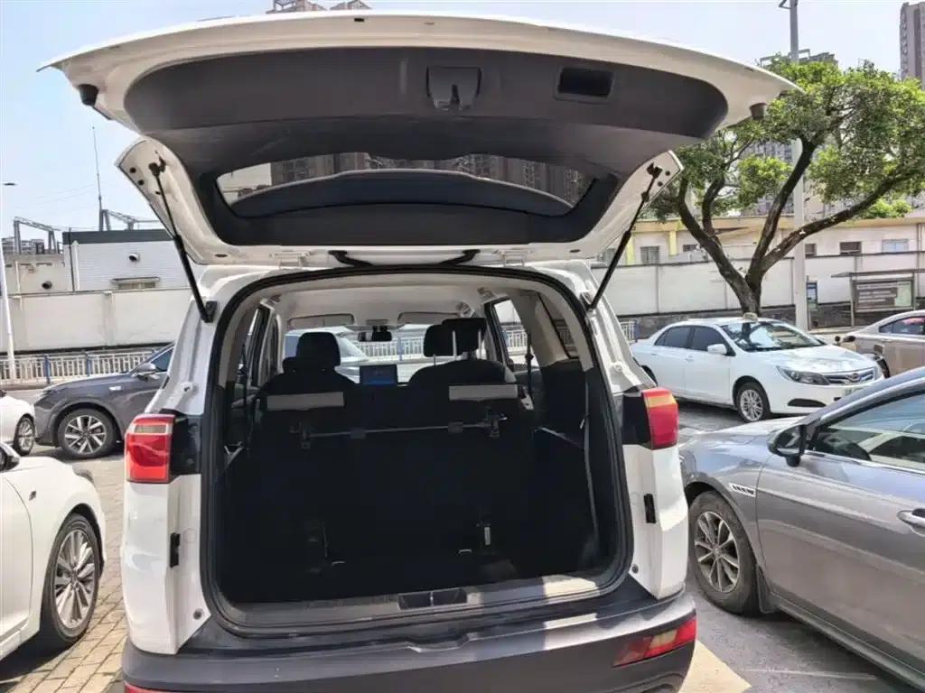 Wuling Hongguang S3 2018 1.5L Manual Standard Model (National V Emission Standard) — миниатюра 19