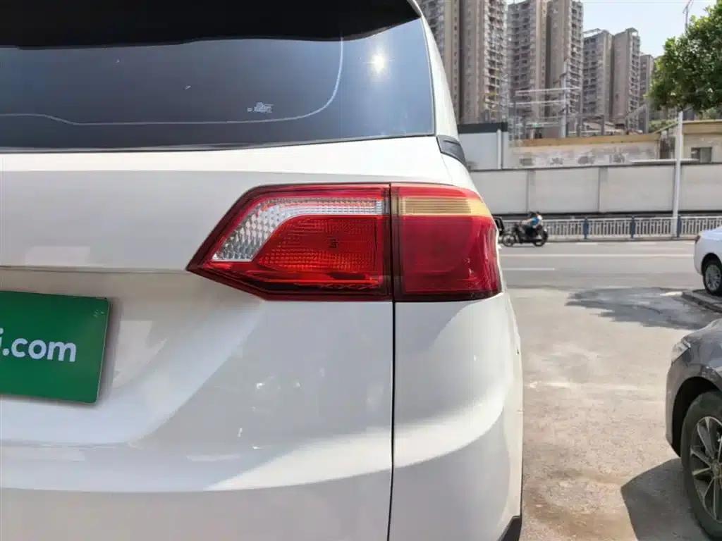 Wuling Hongguang S3 2018 1.5L Manual Standard Model (National V Emission Standard) — миниатюра 8