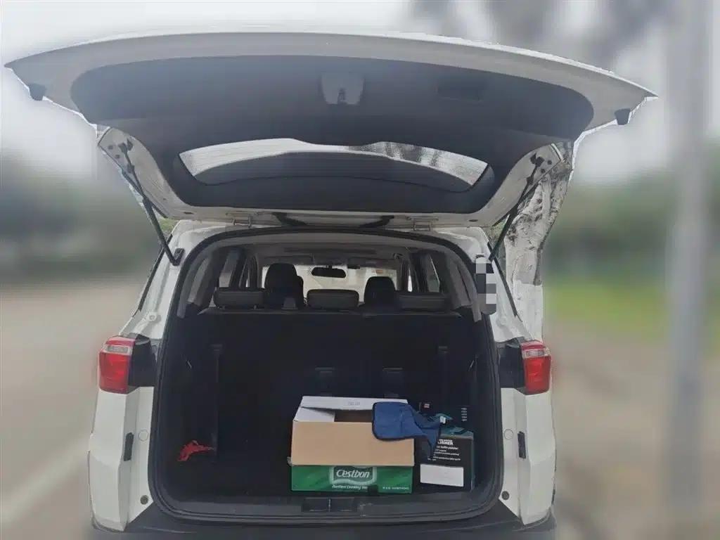 Wuling Hongguang S3 2018 1.5L Manual Deluxe Edition (National V Emission Standard) — миниатюра 16