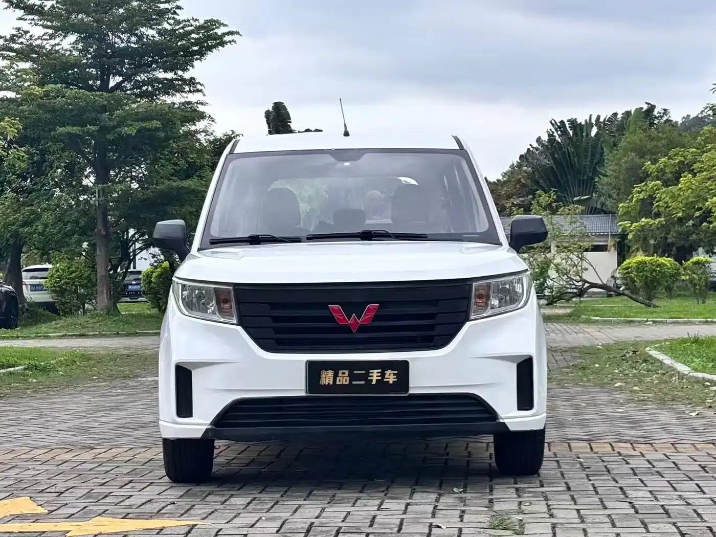 Wuling Hongguang PLUS 2019 1.5T Manual Standard 5-Seater — миниатюра 2