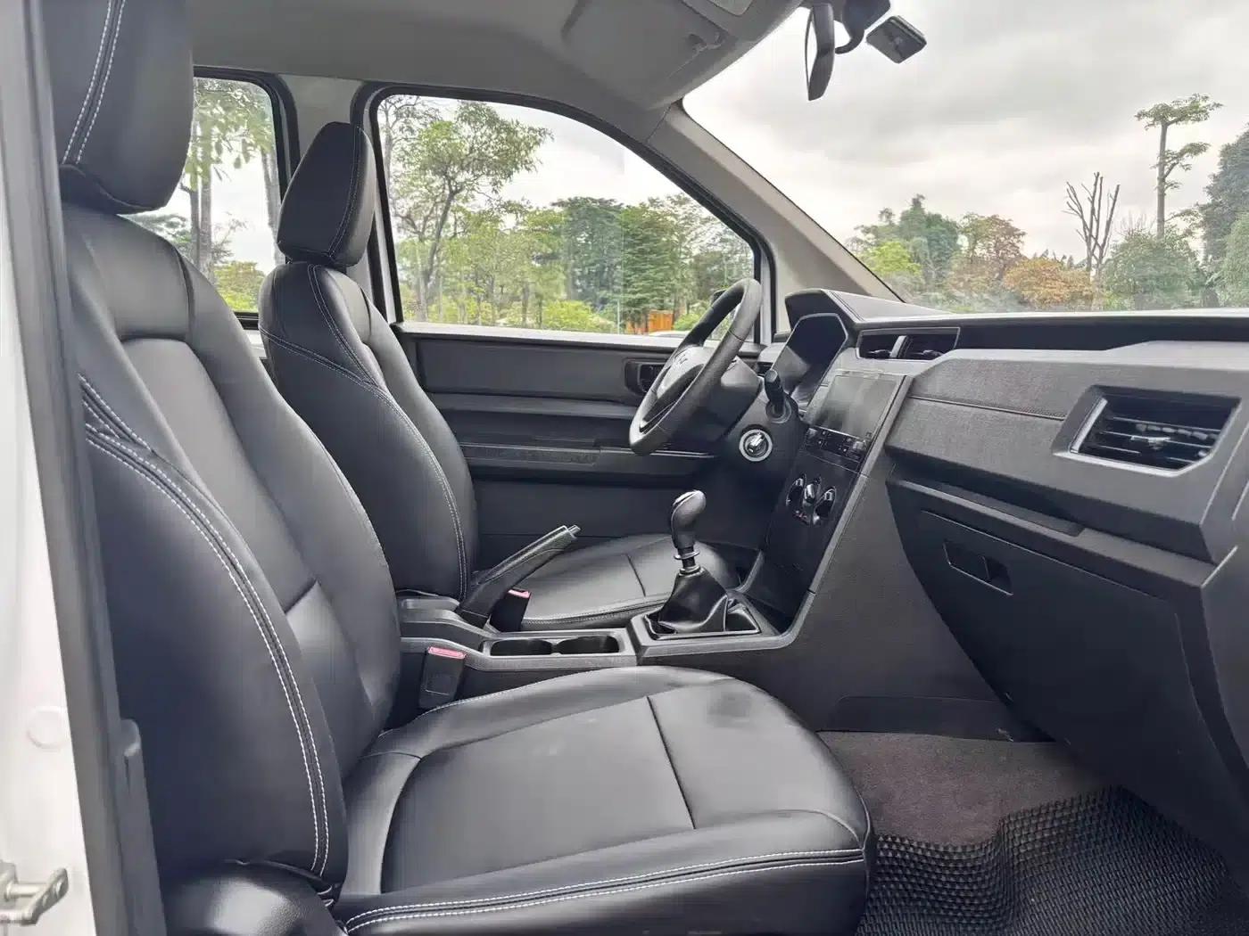 Wuling Hongguang PLUS 2019 1.5T Manual Standard 5-Seater — миниатюра 13